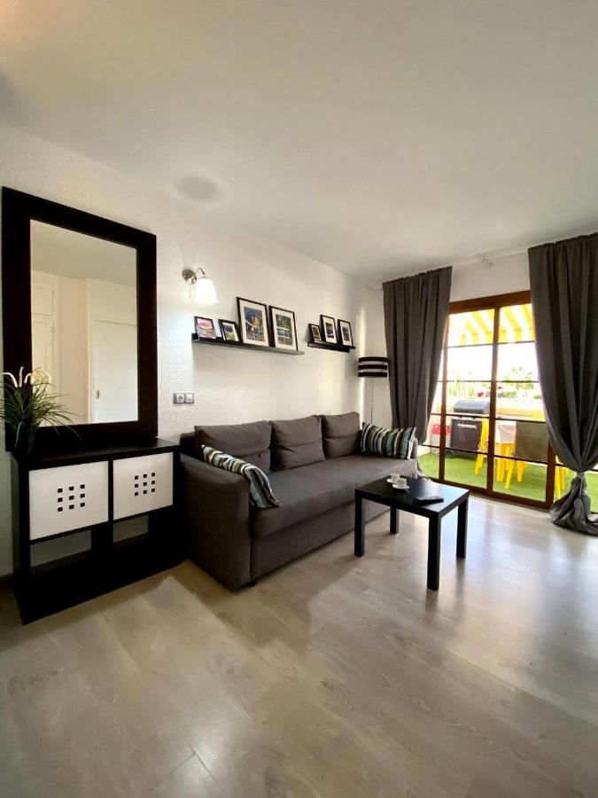 Buenavista Apartment In Windsor Park Адехе Екстериор снимка